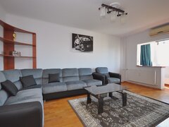Drumul Taberei 1 minut metrou Favorit apartament 3 camere 2 bai decomandat