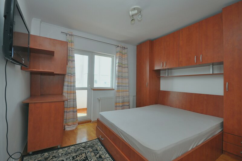 Drumul Taberei 1 minut metrou Favorit apartament 3 camere 2 bai decomandat